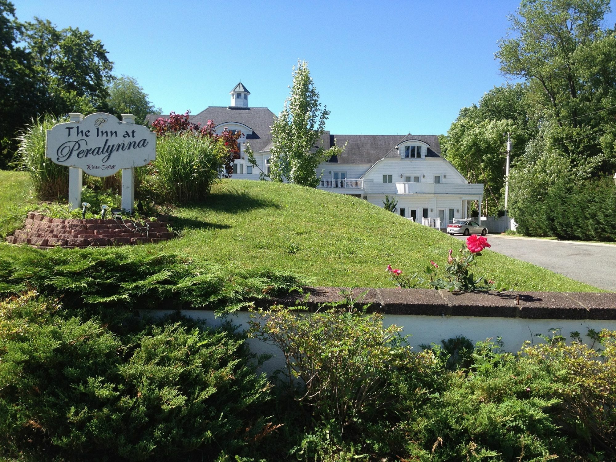 The Columbia Inn At Peralynna An Ascend Hotel Collection Exterior photo